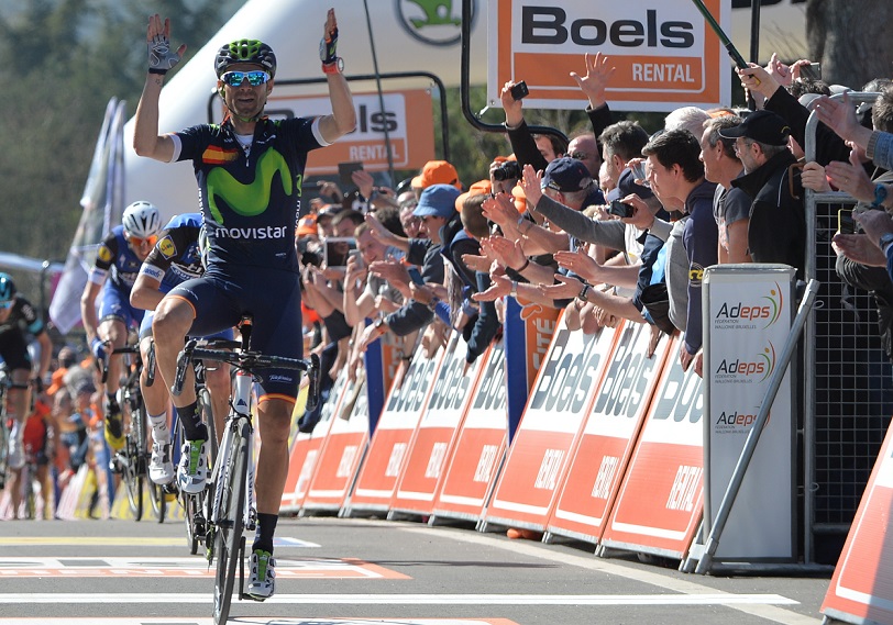 Alejandro Valverde bejubelt seinen Sieg beim Fléche Wallonne 2016