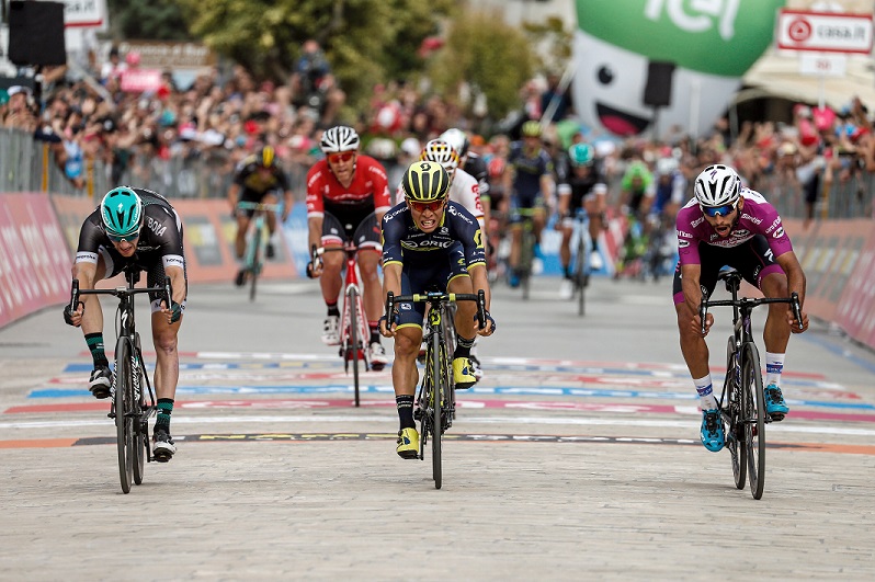 Fotofinish: Das Finale der 7. Etappe beim 100. Giro d'Italia 