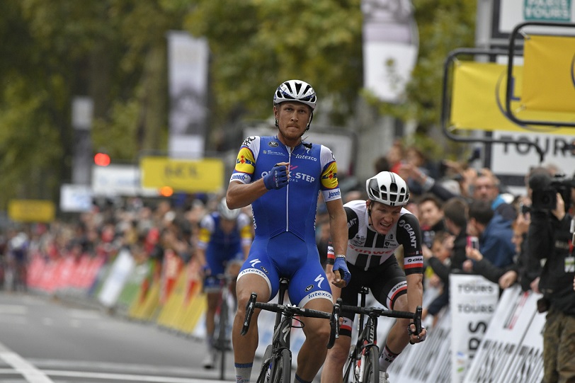 Zum zweiten Mal Sieger von Paris-Tours: Matteo Trentin (QuickStep-Floors) - Foto: © ASO / Bruno Bade