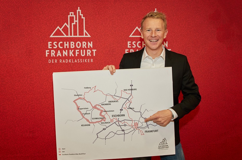 Fabian Wegmann präsentiert die Strecke von Eschborn-Frankfurt 2018 - Foto: Weitsprung / Isaak Papadopoulus