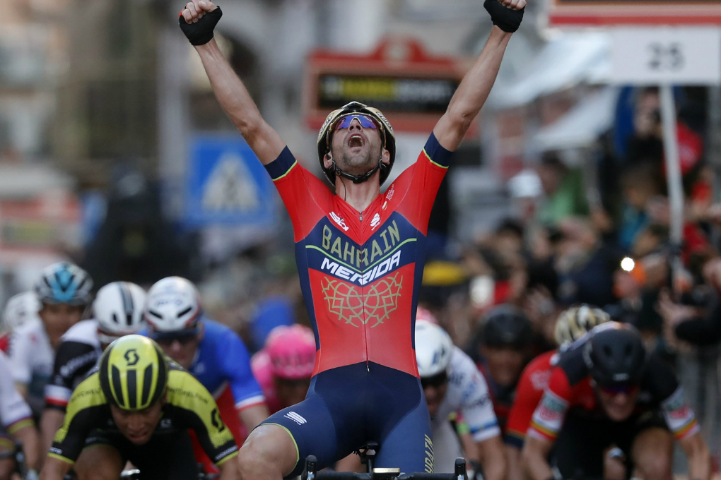 Geschafft: Vincenzo Nibali (Bahrain-Merida) bejubelt seinen Sieg auf der Via Roma in Sanremo - Foto: © Team Bahrain-Merida / @ BettiniPhoto