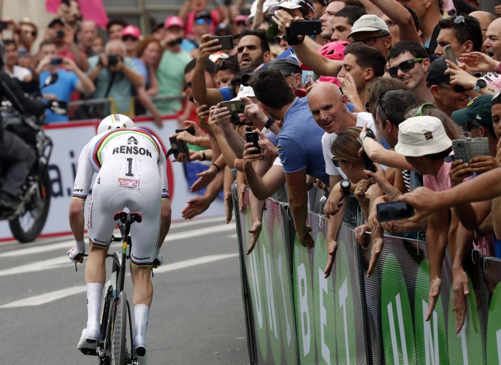 Tom Dumoulin (Sunweb) auf dem Weg in Jerusalem zum Sieg der 1. Etappe beim Giro d'Italia 2018 - Foto: © Cor Vos