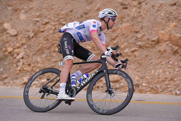 Beim 101. Giro d'Italia weiter im Weißen Trikot unterwegs: Maximilian Schachmann (Quick-Step Floors) - Foto:© Quick-Step Floors Cycling Team / Getty Images