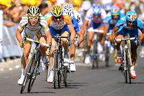 Mark Cavendish (Columbia-HTC) gewinnt die 10. Etappe der 96. Tour de France - Foto: TDWSPORT.COM / Columbia-Highroad