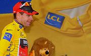 Als erster Australier in Gelb nach Paris: Cadel Evans (BMC Racing Team) - Foto: ©BMC/Tim de Waele