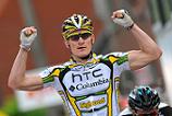 Der 17. Saisonsieg ist im Kasten: André Greipel (HTC-Columbia) - Foto: TDWSport.com