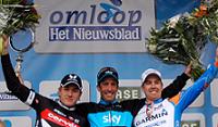 Podium Omloop Het Nieuwsblad 2010: Heinrich Haussler (Cervélo), Sieger Juan Antonio Flecha (Sky), Tyler Farrar (Garmin) - Foto: © Thierry Lammertijn