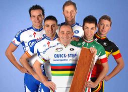 Team Quick.Step in neuen Trikots - Foto copyright by Team Quick.Step: http://www.qsi-cycling.com 